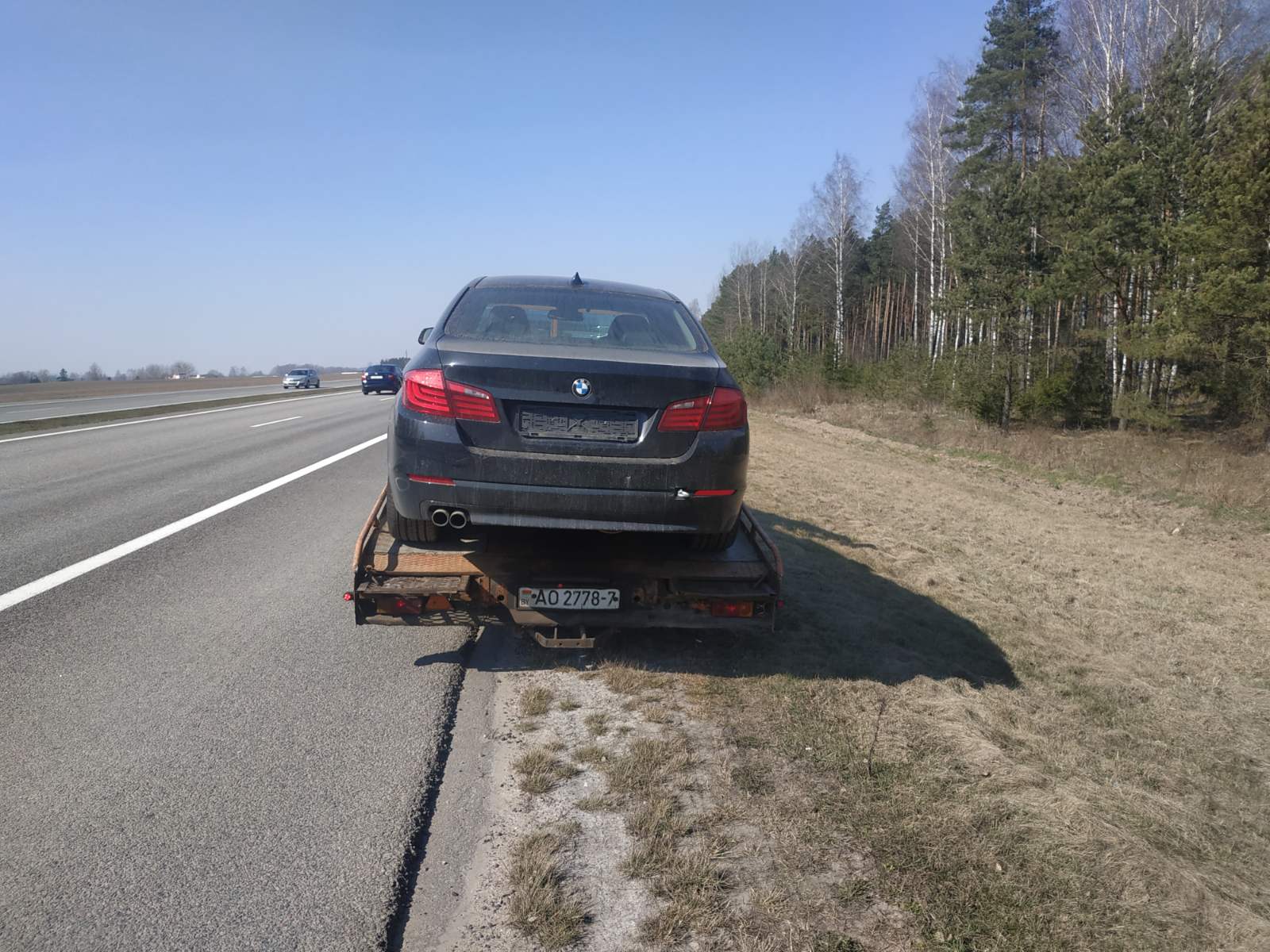 Эвакуатор на трассе М3. Витебская трасса. Автопомощь на дороге | EV24.by